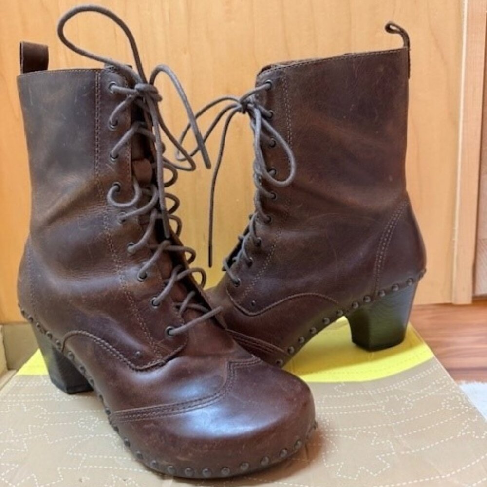 Dansko NWOT Genuine Leather Boots